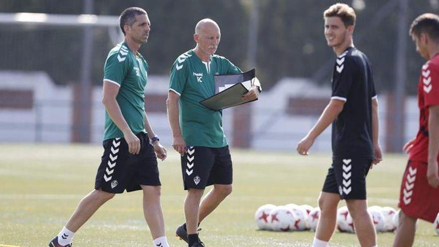 El Castellón desplaza a 18 jugadores a Elche