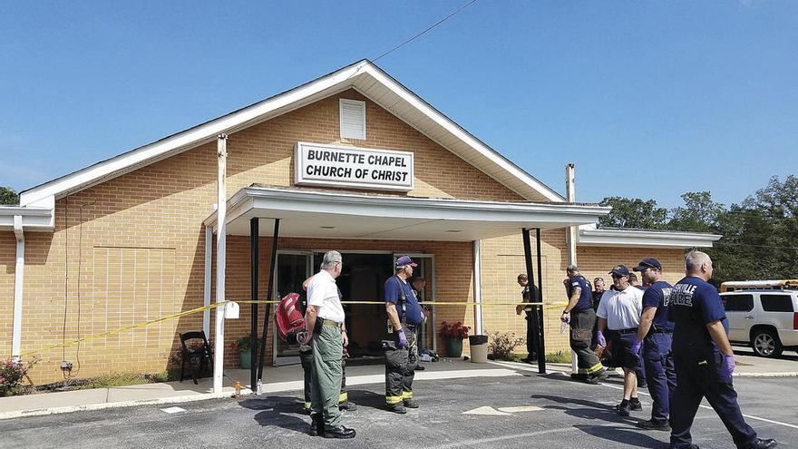 Un fallecido y siete heridos en un tiroteo en una iglesia de Tennessee