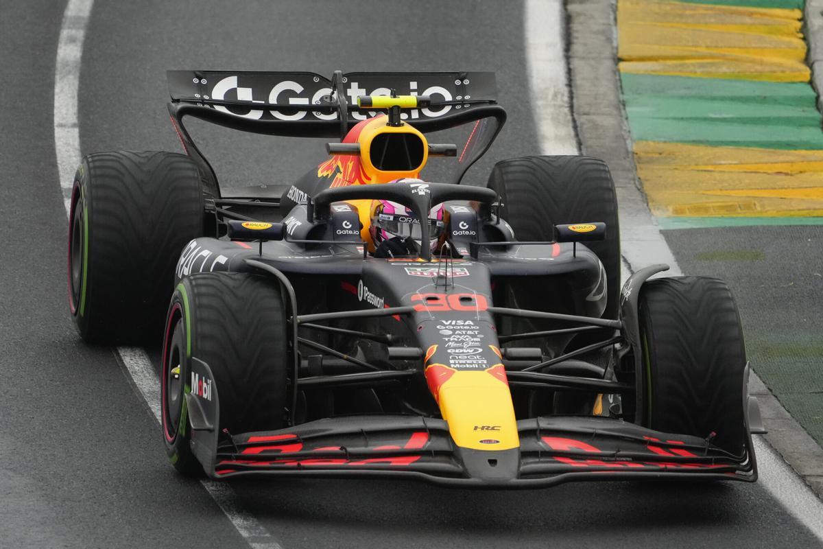 Red Bull driver Liam Lawson of New Zealand steers his car during the Australian Formula One Grand Prix at Albert Park, in Melbourne, Australia, Sunday, March 16, 2025. (AP Photo/Asanka Brendon Ratnayake)