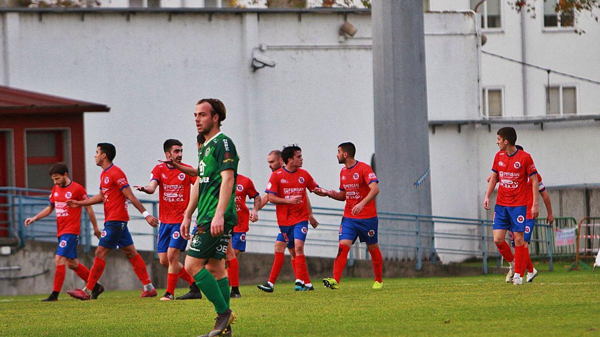 La Unión Deportiva Ourense  en el encuentro con el Arenteiro durante la primera vuelta. |  // IÑAKI OSORIO