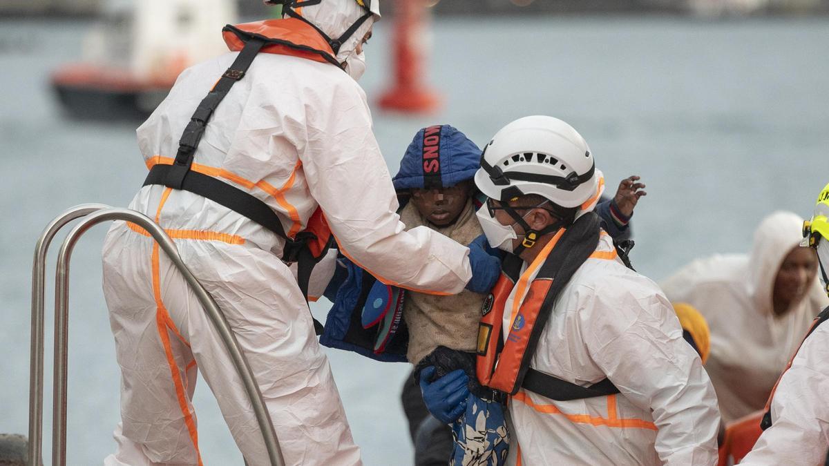 El PP exige garantías de financiación para las regiones que acojan menores migrantes.