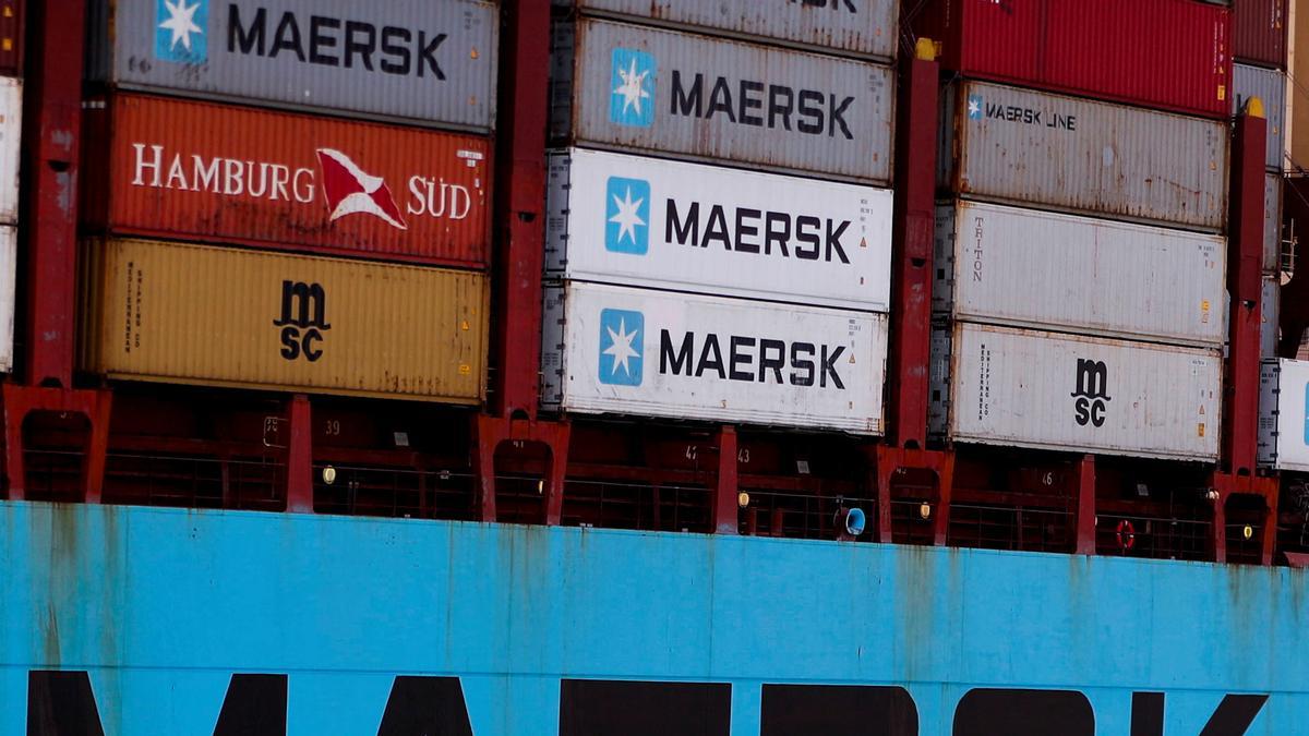 Contenedores de la naviera Maersk.