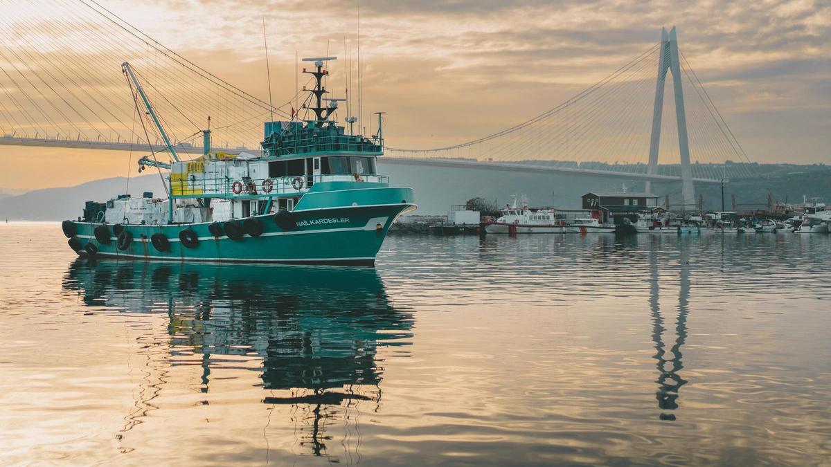 A bordo de un barco pesquero en el mar Negro: pocos peces y un fondo plagado de minas