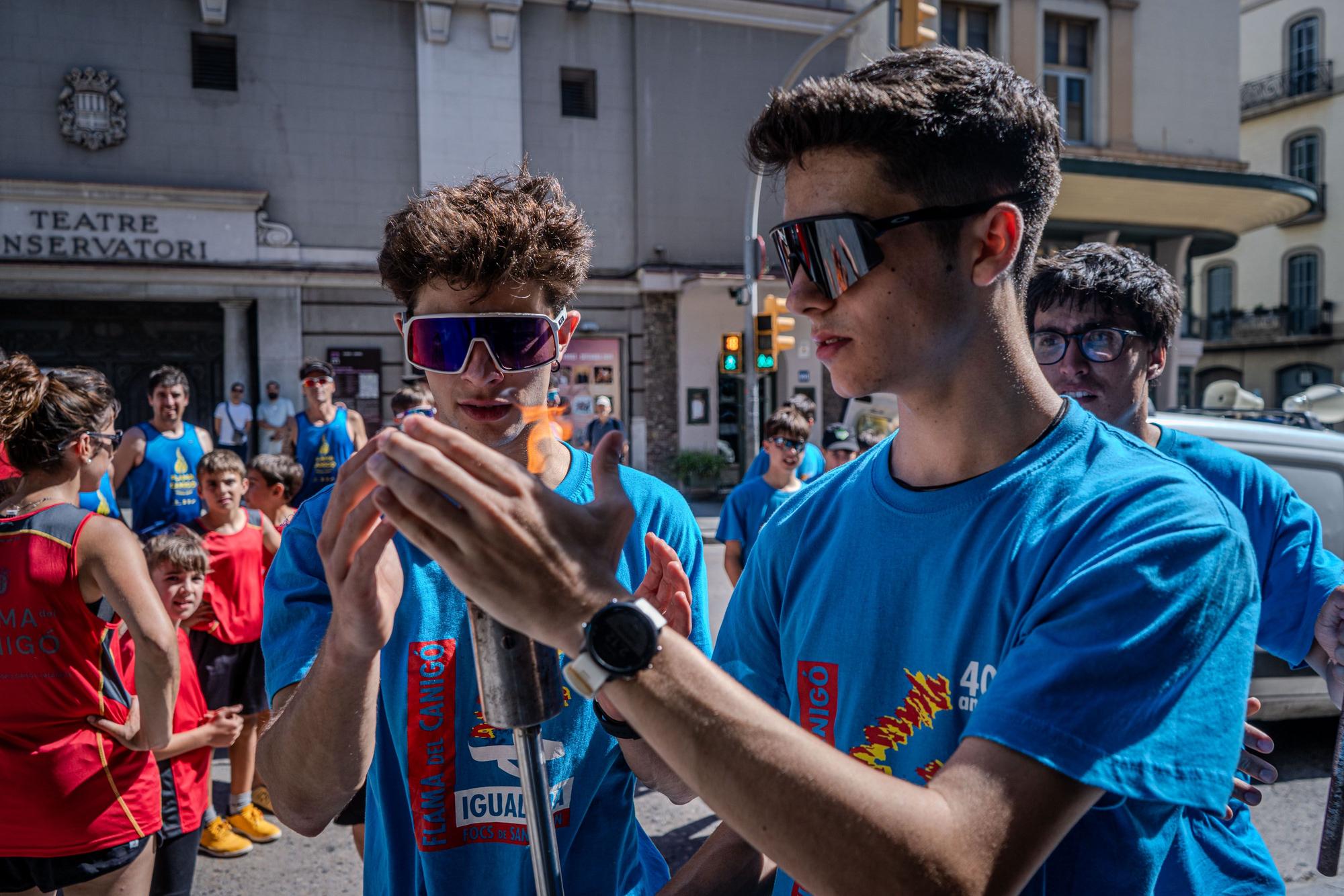 La revetlla i la flama del Canigó arriben a Manresa