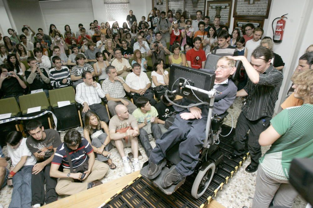 Hawking durante una acto en Santiago en 2008 // Xoán Álvarez