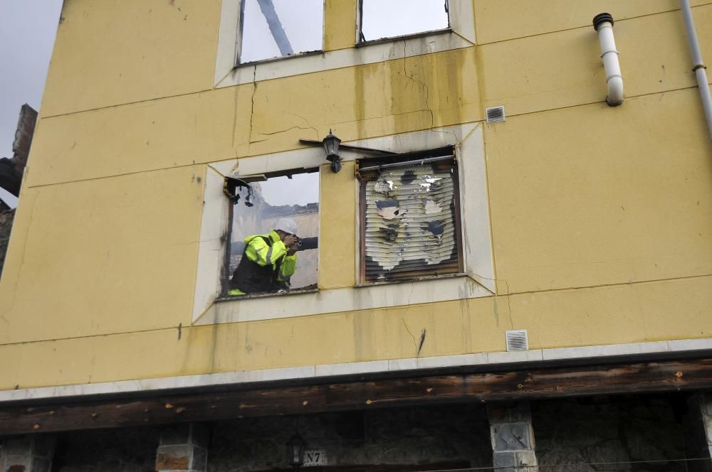 Fallece un hombre en un incendio en una casa de La Xerra, en Laviana