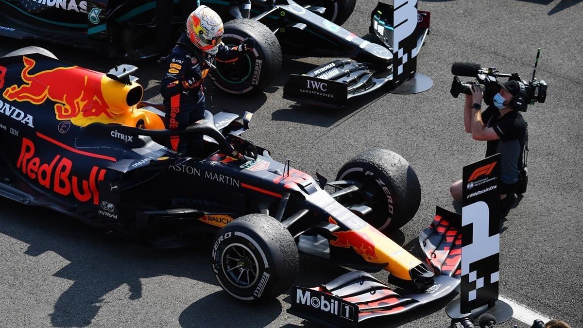 Max Verstappen (Red Bull) gana en Silverstone con los neumáticos duros.