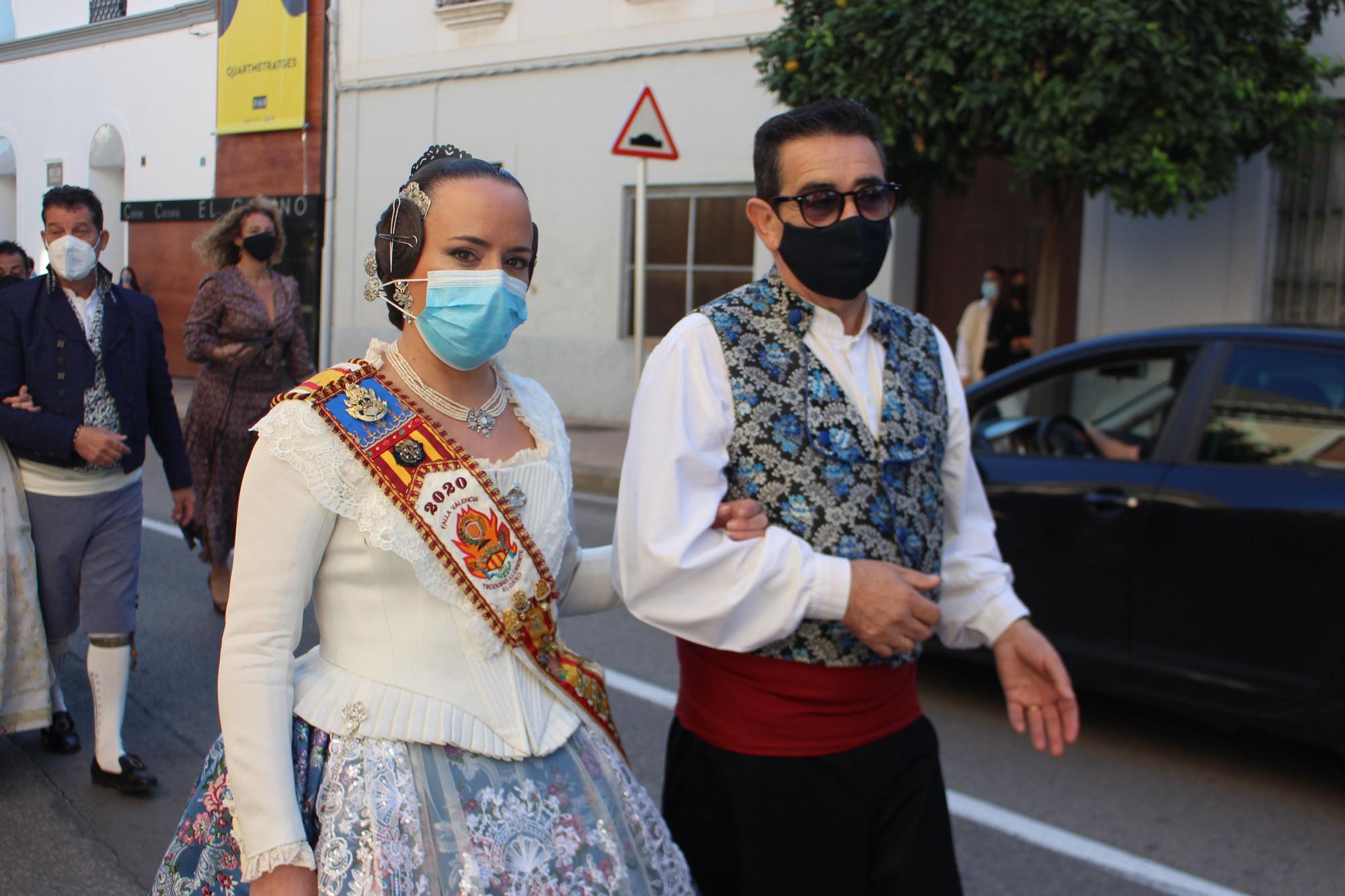 Carmen, Nerea y las cortes acompañan a las fallas de Quart y Xirivella en la procesión de la Senyera