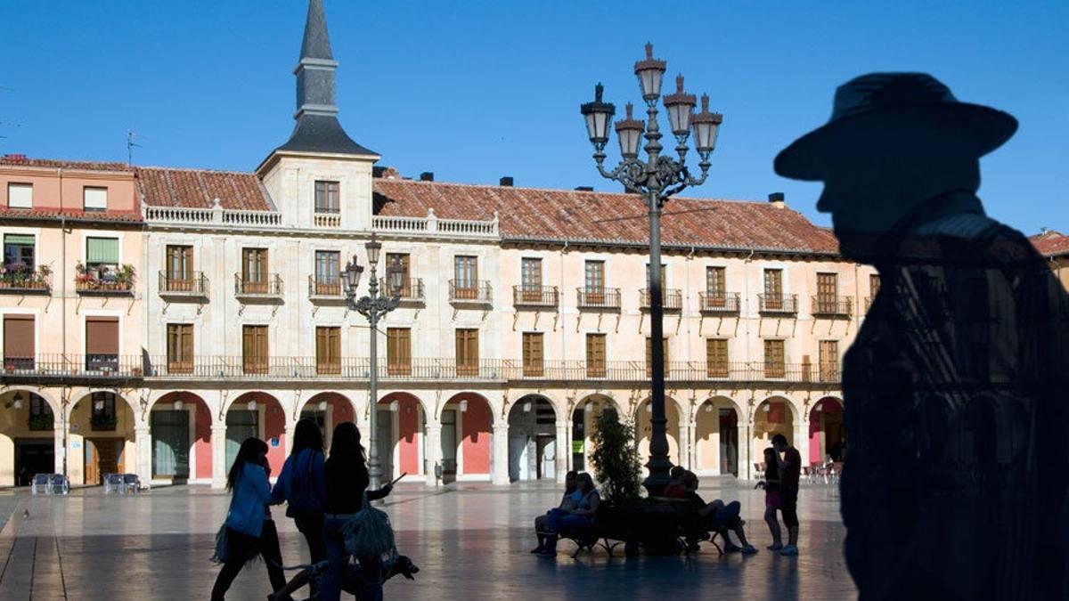 Plaza León