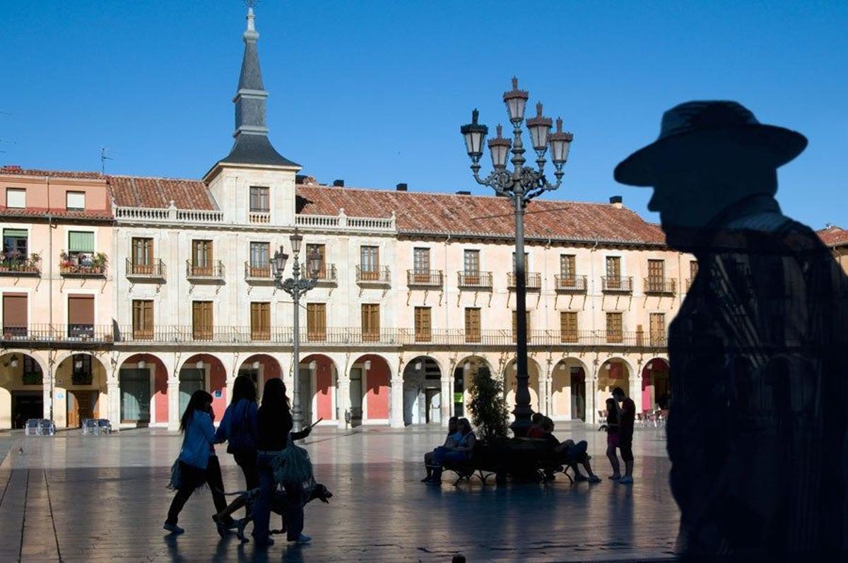 Plaza León