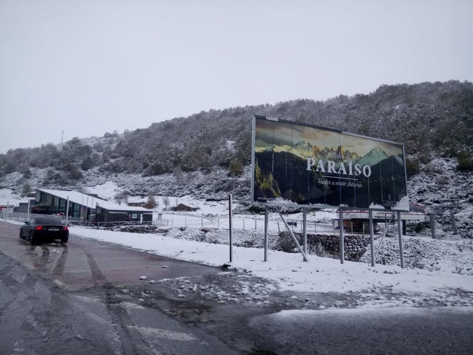 La nieve cubre las cumbres asturianas