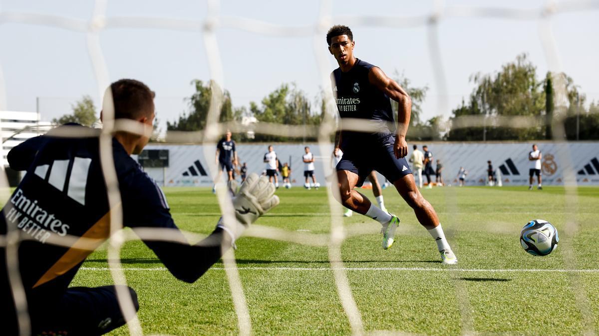 Jude Bellingham, jugador del Real Madrid, durante un entrenamiento de pretemporada.