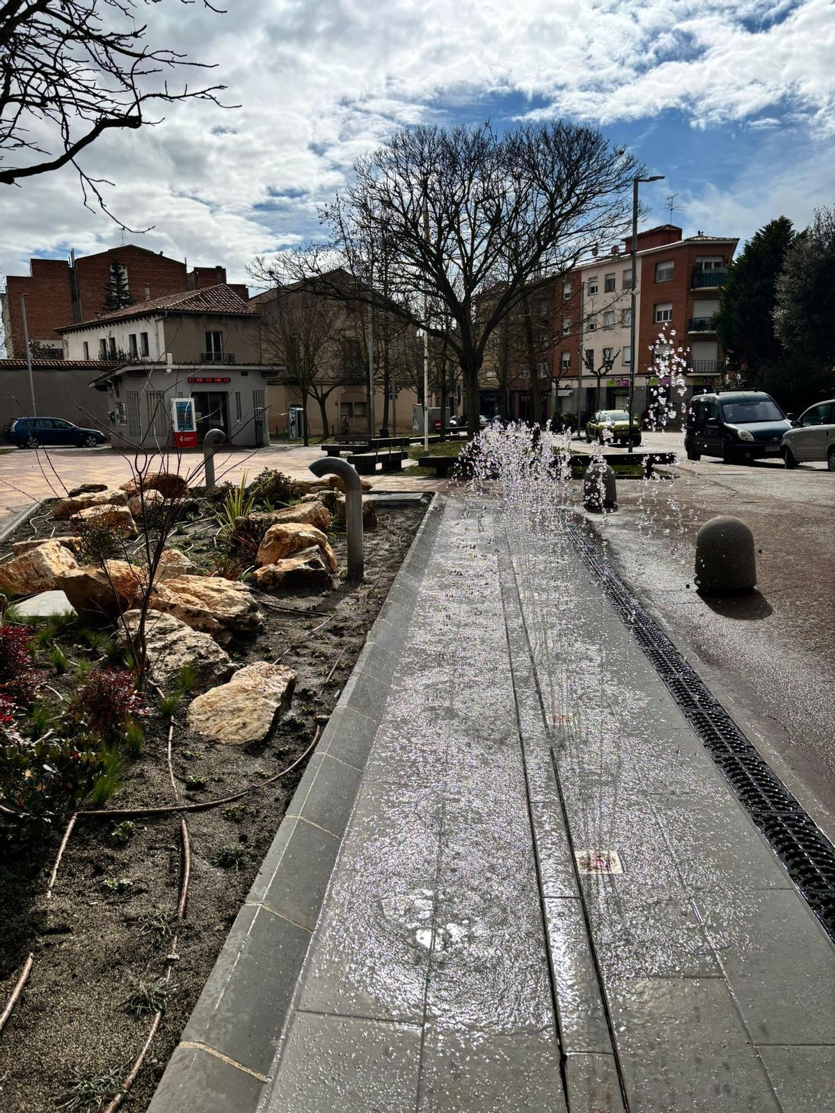 La font renovada de la plaça dels Arbres de Calaf