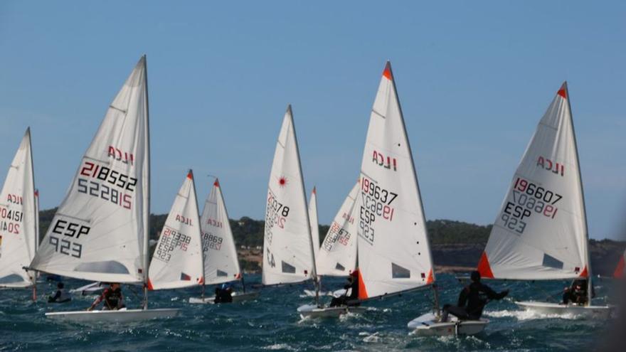 Joan López manda en ILCA 4 en la Copa Federación en Sant Antoni