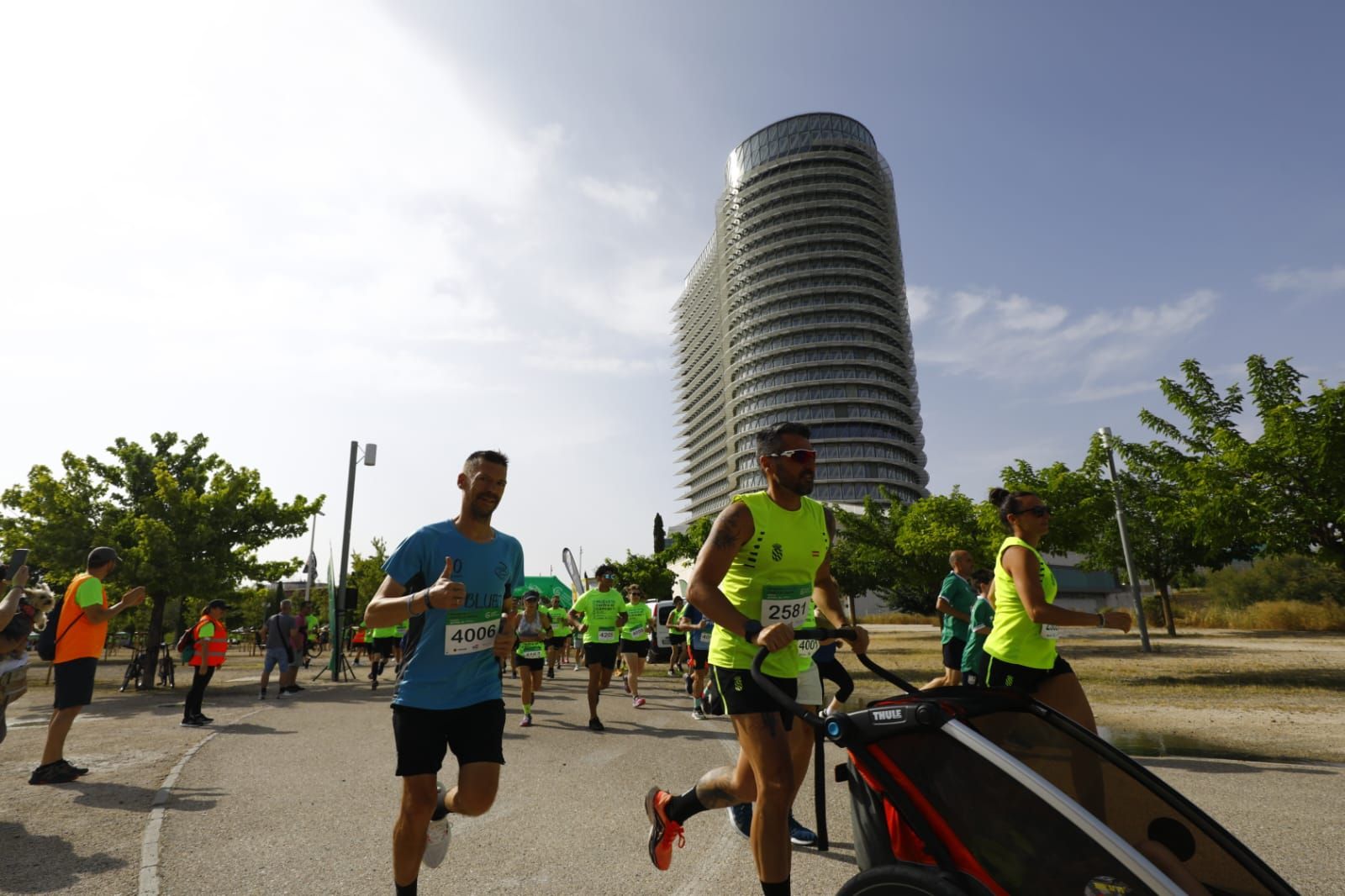 En imágenes | Miles de personas corren contra el cáncer en el Parque del Agua de Zaragoza