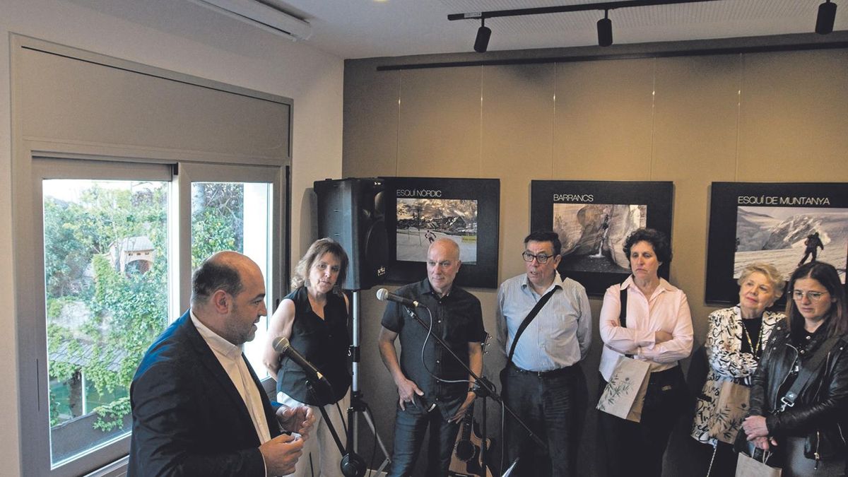 Acte inaugural del nou local social del CEM al carrer del Pla dels Ametllers