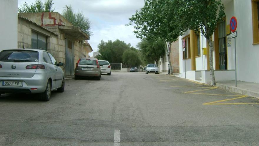 La calle Àngel Madrigal carecía hasta ahora de línea eléctrica.