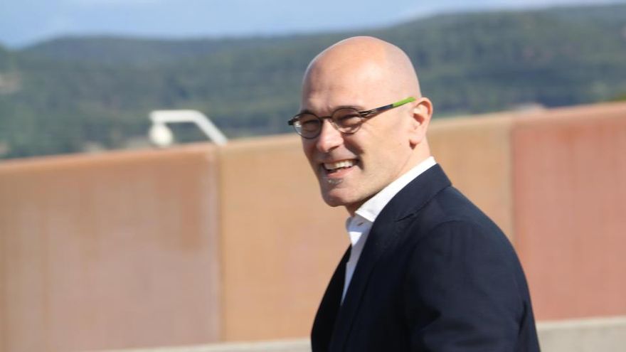 Raül Romeva, en una foto d&#039;arxiu, sortint de la presó de Lledoners