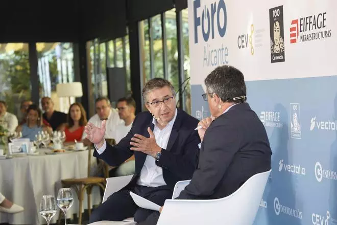 Las imágenes del evento Foro Alicante "Educación en libertad"