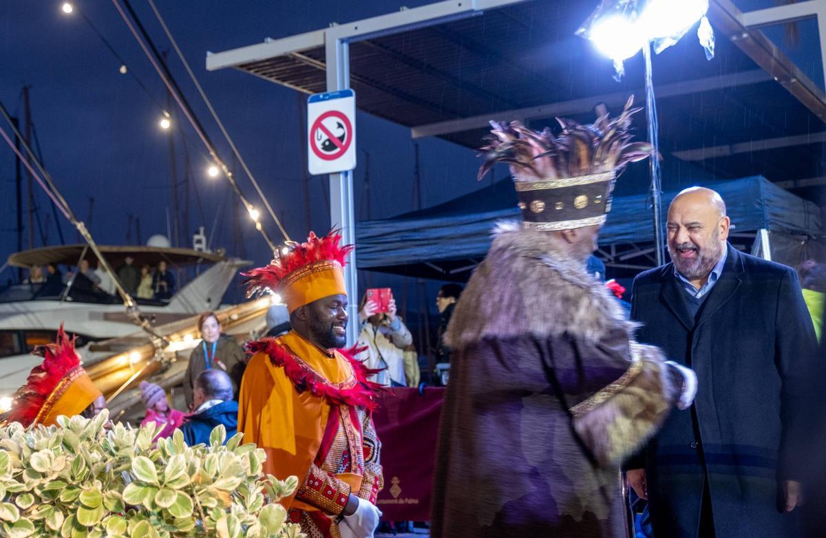 FOTOS | La ilusión echa a andar en Palma con la llegada de los Reyes Magos