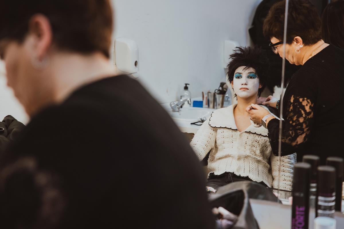 Así ensaya la Escolanía de Los Palacios la ópera 'El suelo de una noche de verano' en el Teatro de la Maestranza