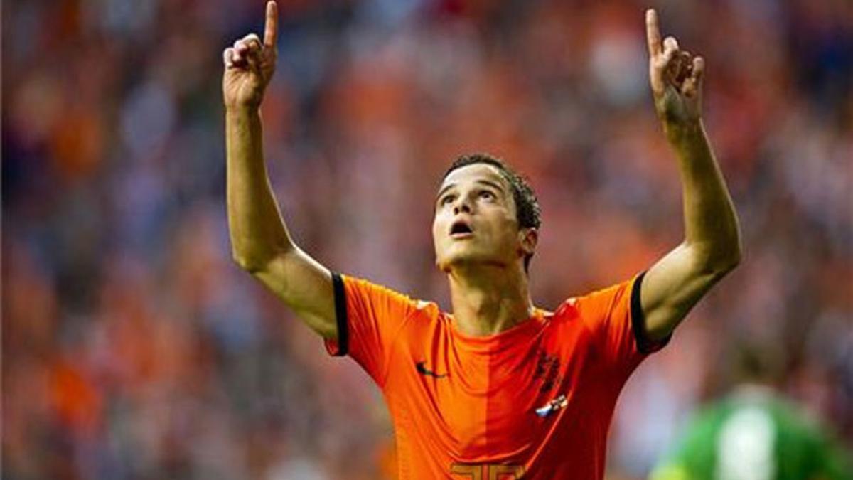 Afellay celebrando un gol con la selección holandesa