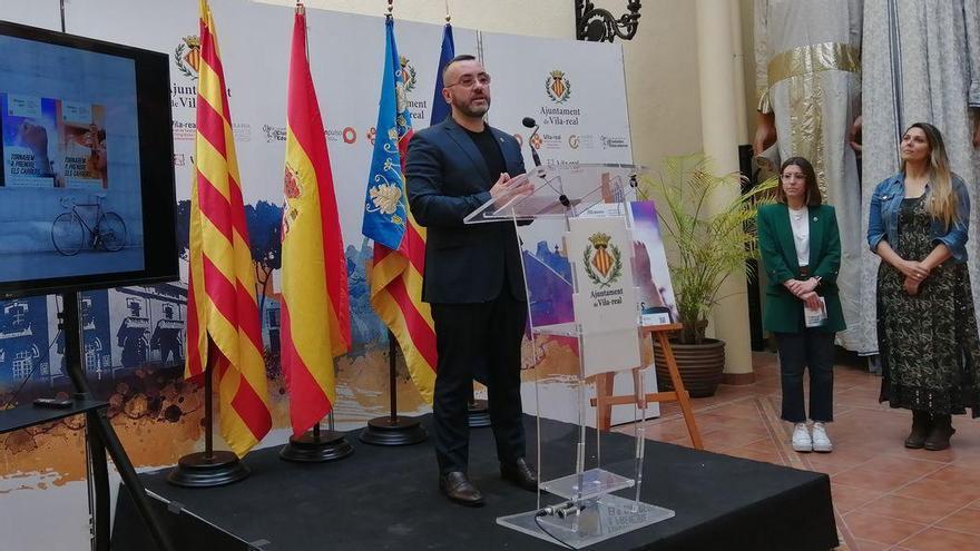 El alcalde de Vila-real, José Benlloch, ha presentado ola programación del FitCarrer 2022 acompañado por la edila de Innovación Cultural, Noelia Samblás; y la directora del festival, Sara Recatalá.