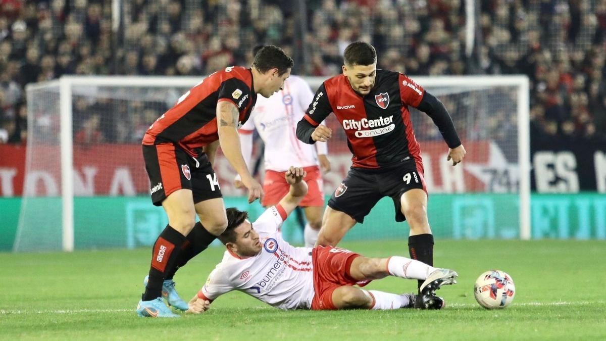 Un lance del Newell's - Argentinos Juniors.