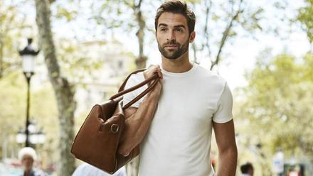 Por qué cada vez más hombres llevan bolso