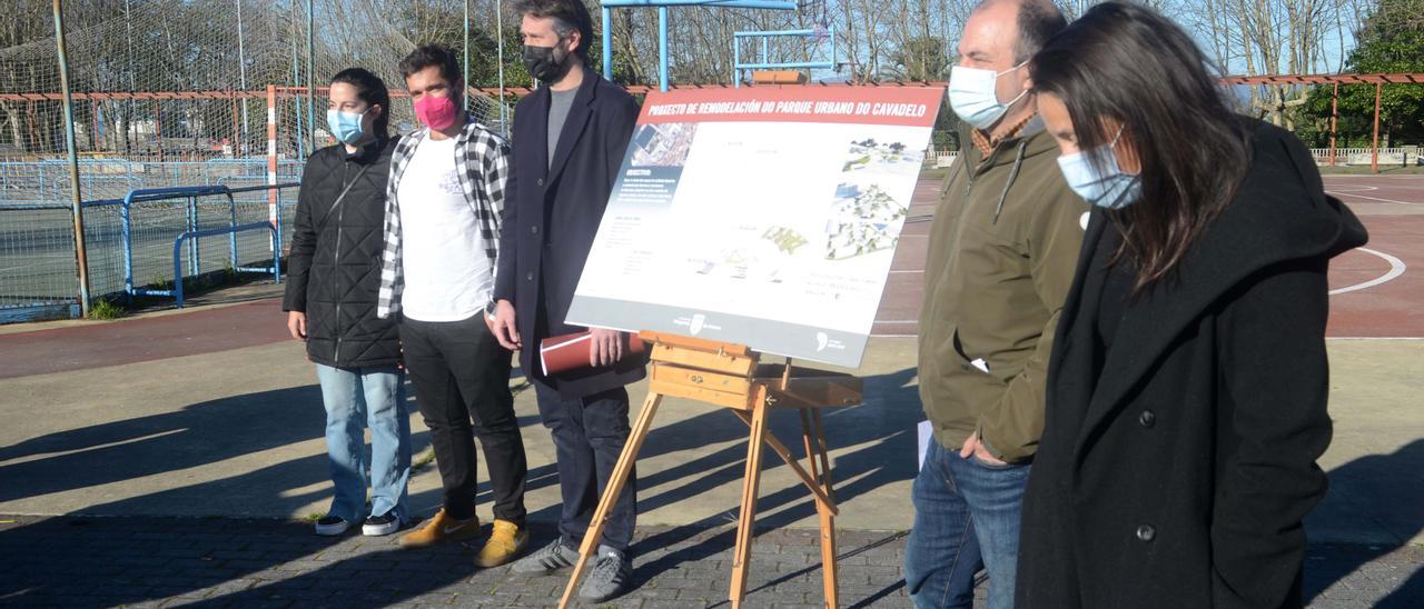 Presentación del proyecto de remodelación de O Cavodelo en el día de ayer