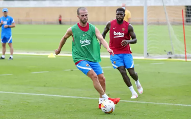 Entreno con estreno del pasado futuro del Barça