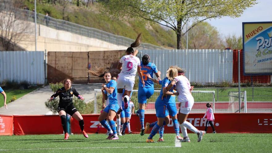 La falta de puntería deja al Valencia Femenino sin sumar contra el Madrid CFF