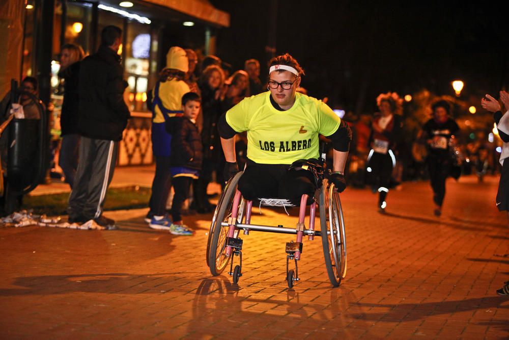 Más de 600 personas participan en la San Silvestre