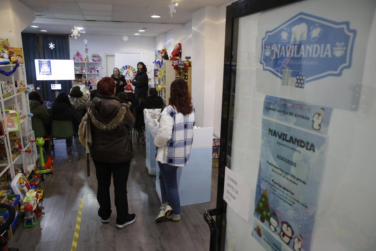 Mar de Niebla saca la vida comunitaria a la calle con la fiesta “Reactiva” en la zona oeste de Gijón (en imágenes)