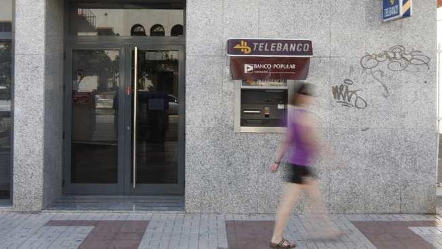 Una sucursal bancaria en Málaga capital, donde el número de oficinas ha bajado un 30% en los últimos años.