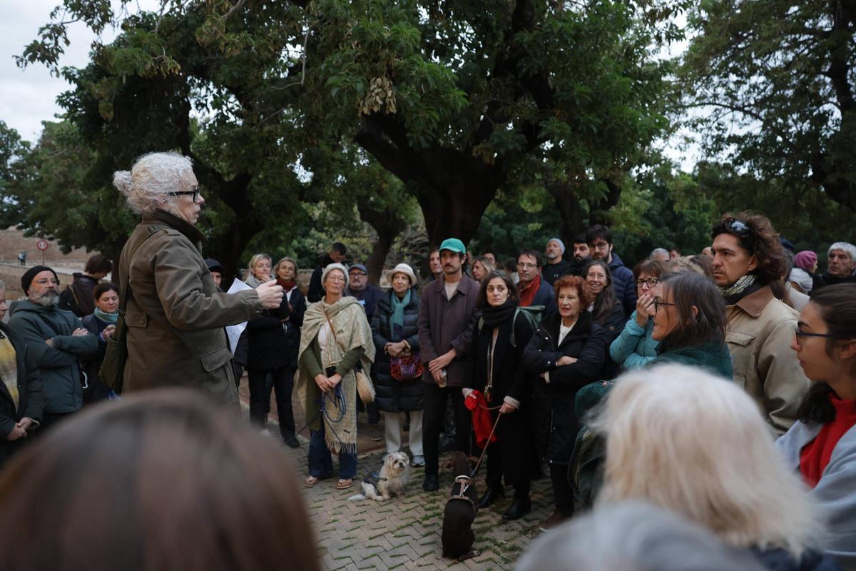 Protesta vecinal el pasado 11 de diciembre contra la tala de los Bellasombra de Llorenç Villalonga.