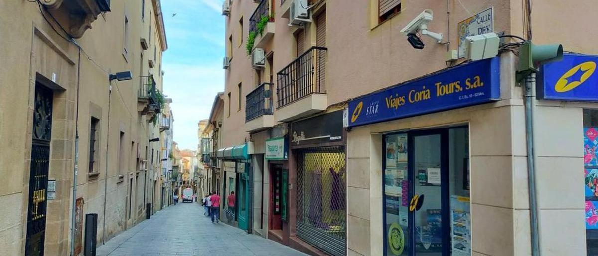 Una de las cámaras de acceso al centro de Plasencia que no funcionan.