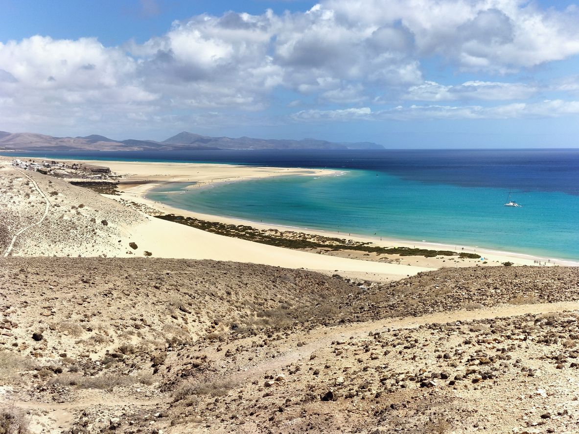 Mirador del Salmo con vistas a la costa en la isla de Fuerteventura