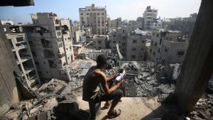 Vistas de una zona destruida por los ataques israelíes en la ciudad de Gaza