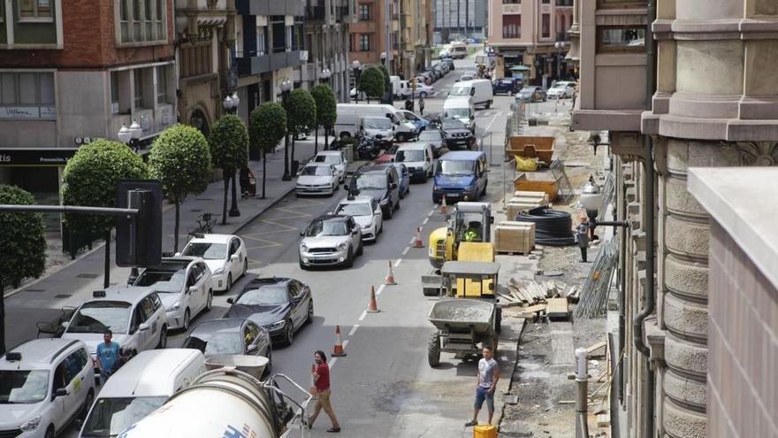 Los coches tendrán limitada a 20 kilómetros la velocidad en el centro, La Arena y Laviada