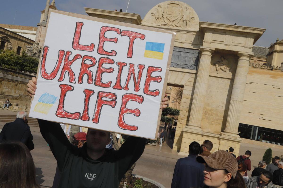 Ucranianos en Córdoba se reúnen para recordar cuatro años de guerra