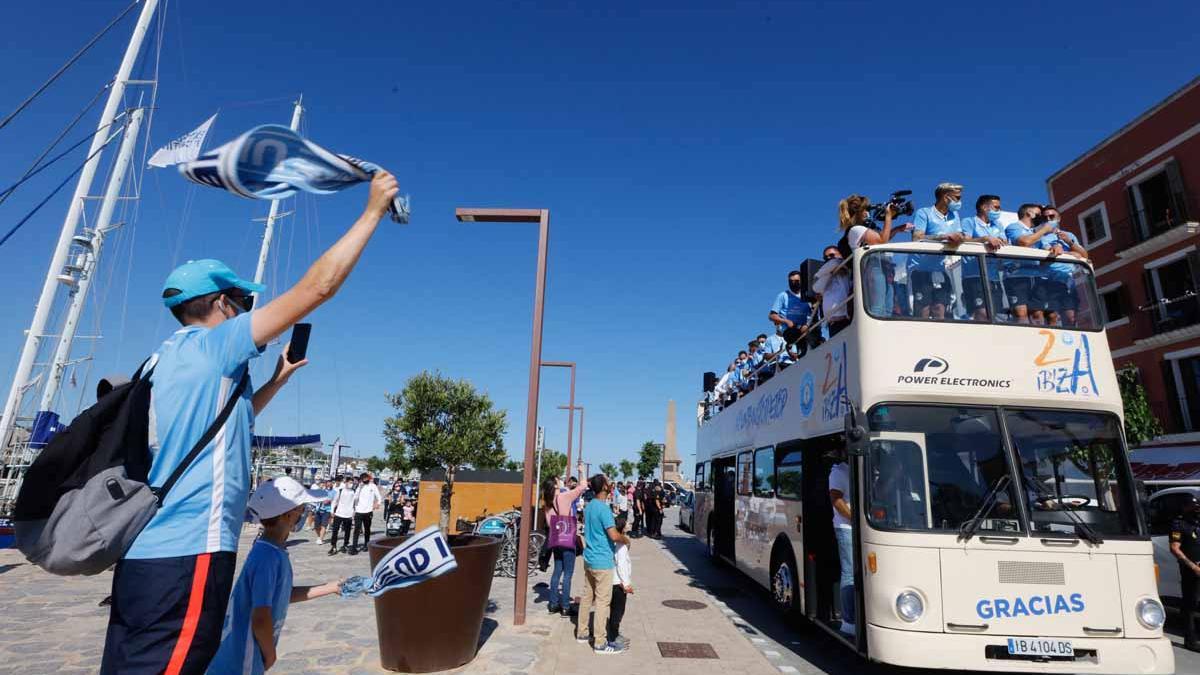 Imágenes de la celebración en casa de la UD Ibiza