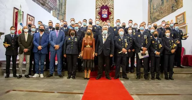 La incorporación de una decena de agentes eleva la plantilla a 110 policías