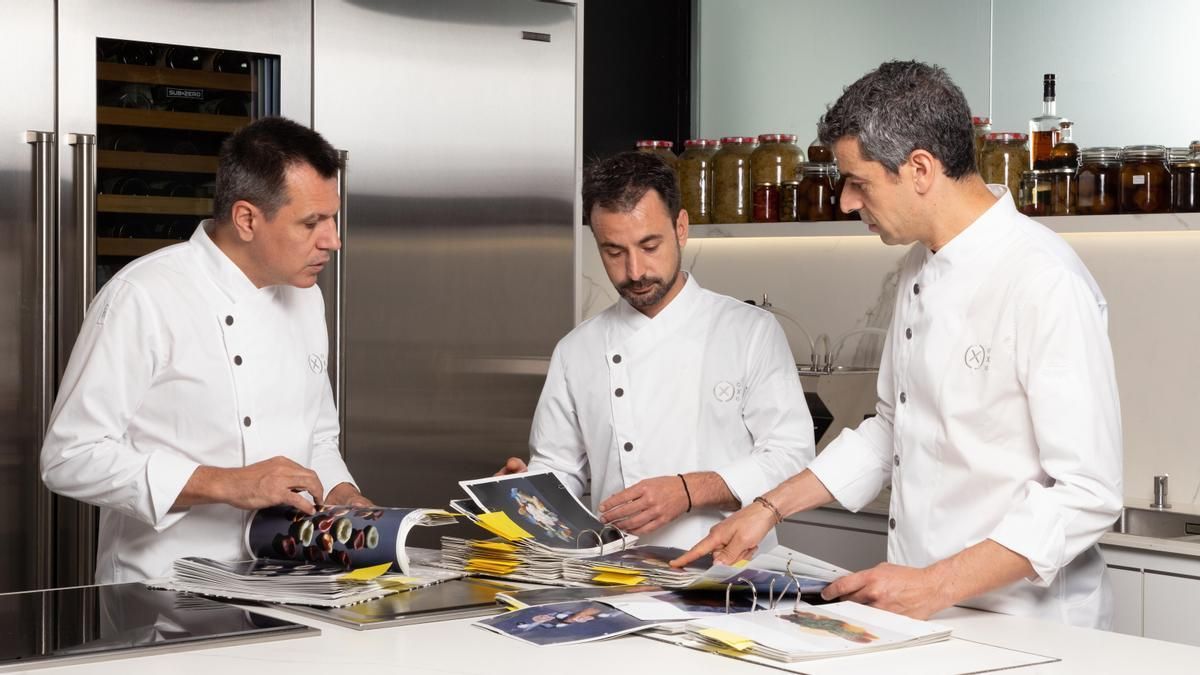 Oriol Castro, Eduard Xatruch y Mateu Casañas, en el espacio de creatividad de Disfrutar.