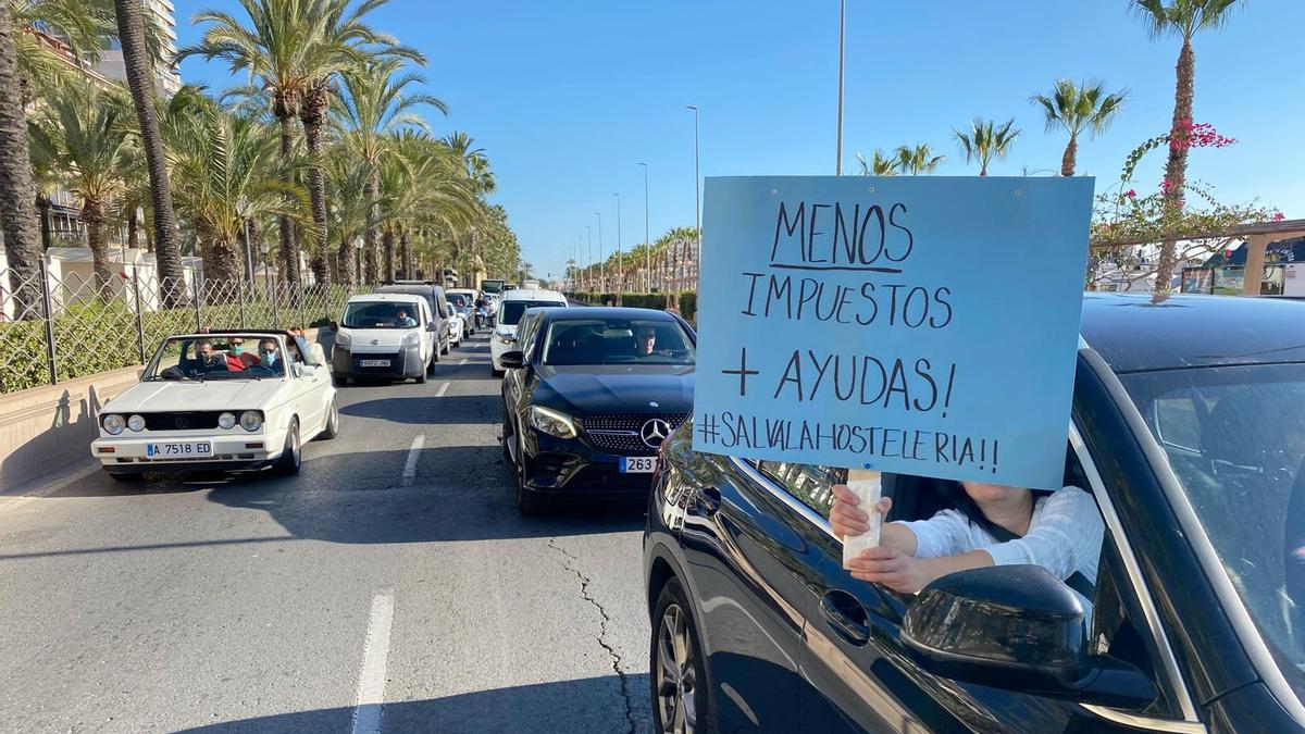 Una protesta de la hostelería colapsa el centro de Alicante