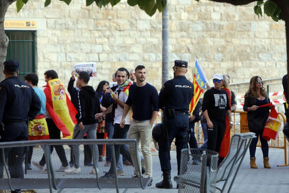 Los ultras amenazan a Joan Tardá en su conferencia en la UV