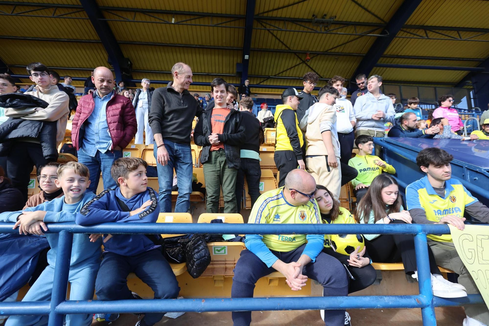 Así ha sido el entrenamiento navideño del Villarreal a puerta abiertas