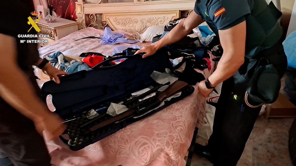 Parte del material incautado durante la operación