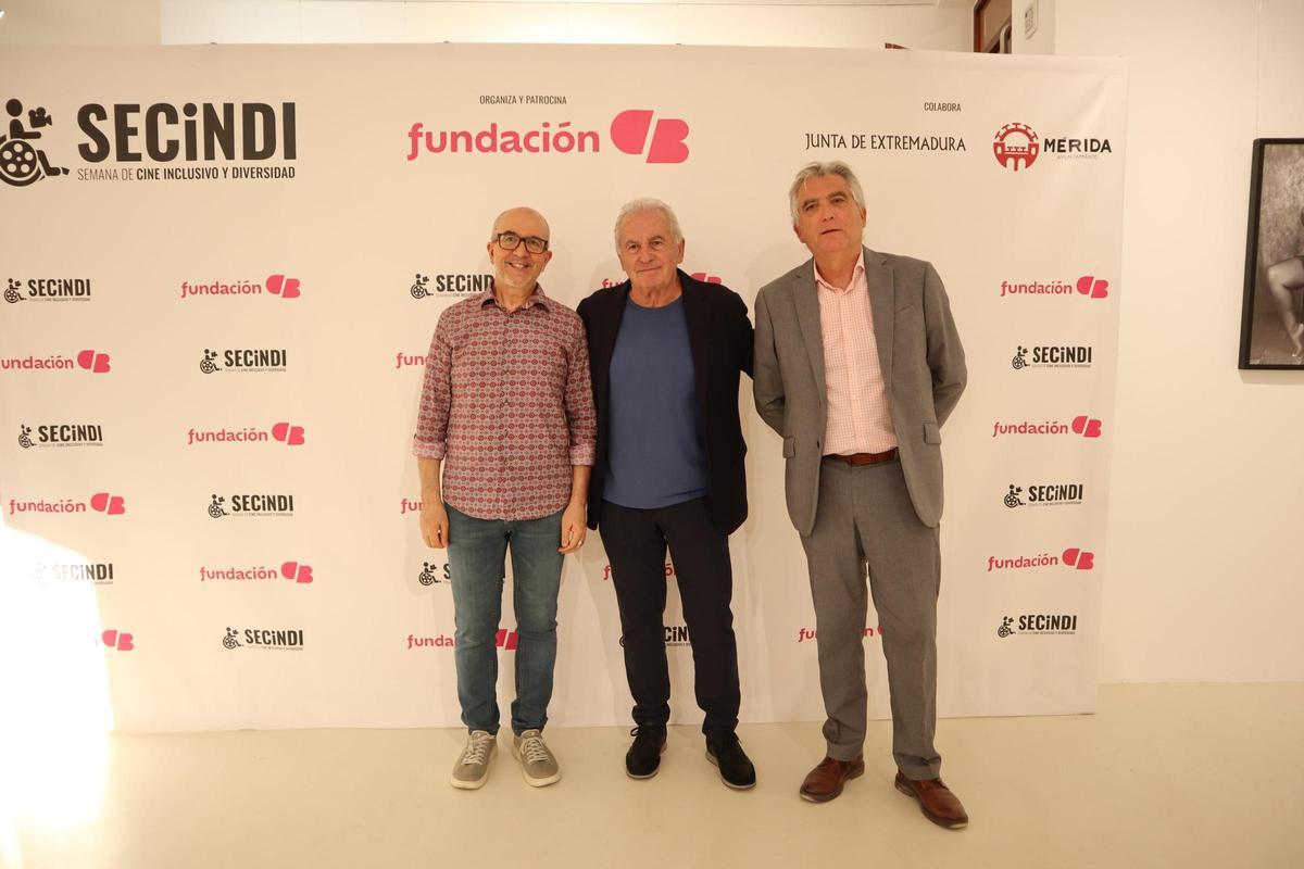 Víctor Manuel junto a Emilio Jiménez Labrador y Antonio Gil Aparicio.