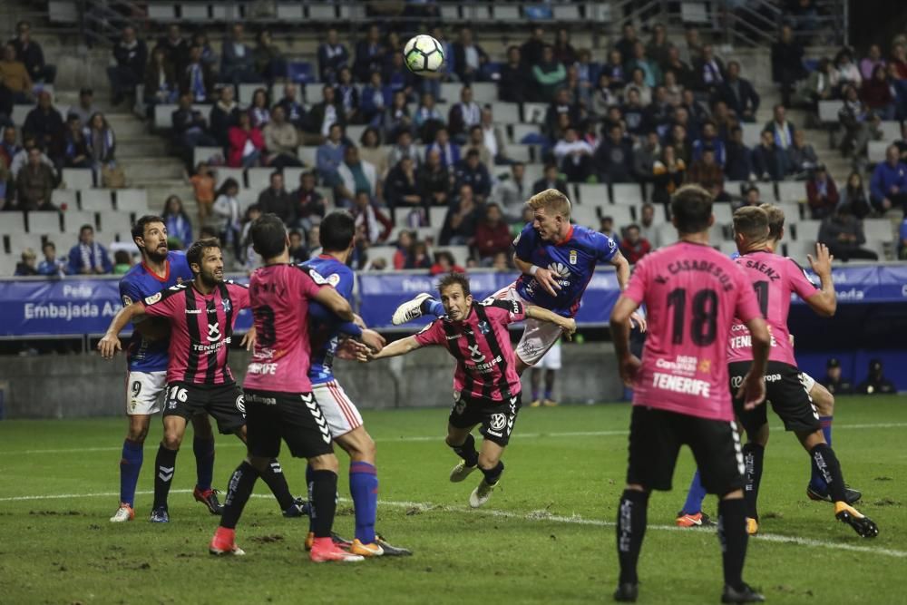 El partido entre el Real Oviedo y el Tenerife, en imágenes